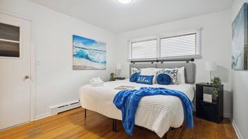 6 bedrooms, iron/ironing board, WiFi, bed sheets