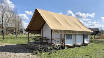 Tent | Exterior