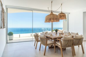 Apartment | Dining - Benalmadena Luxury 4 Bed Apartment Jacuzzi (Benalmádena)