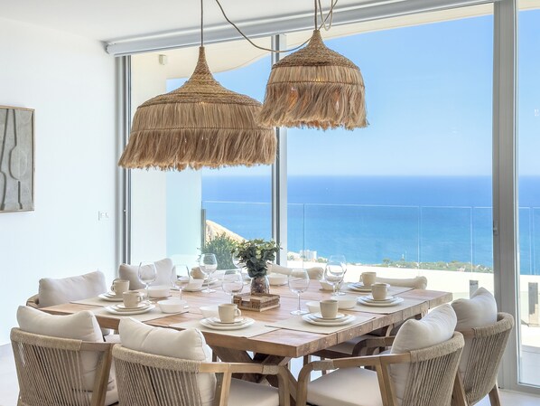 Apartment | Dining - Benalmadena Luxury 4 Bed Apartment Jacuzzi (Benalmádena)