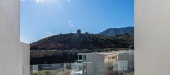 Inviting 3-bed House in Mijas