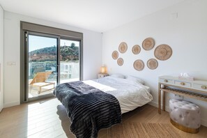 3 bedrooms, free WiFi, bed sheets - Inviting 3-bed House in Mijas (Mijas)