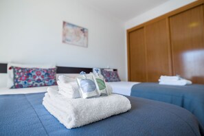 2 bedrooms, iron/ironing board, WiFi, bed sheets