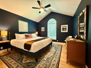 4 soverom, skrivebord, wi-fi og sengetøy