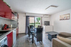 Fridge, microwave, oven, dishwasher
