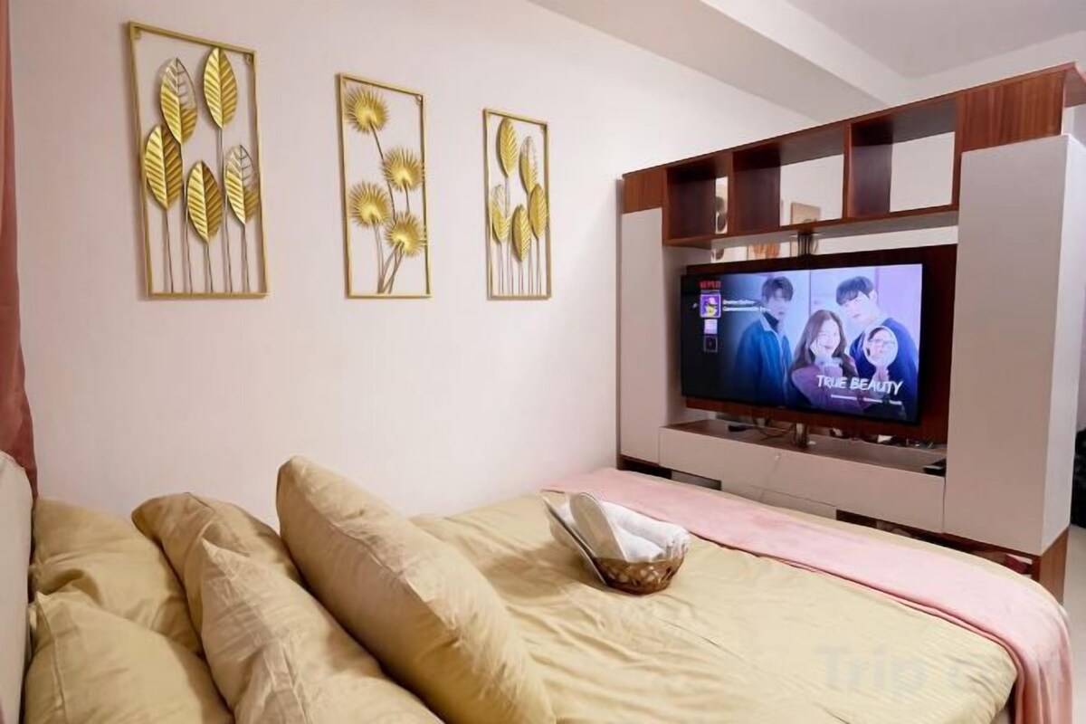Premium bedding, down duvets, memory-foam beds, in-room safe