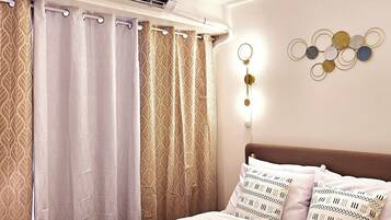 Deluxe Condo, Balcony, Mountain View