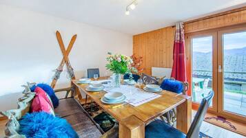 Chalet | Tempat makan