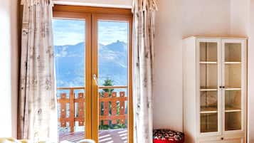 Chalet | 3 bedrooms, individually furnished