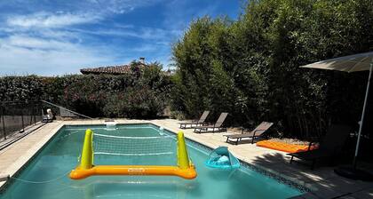 Maison Ensoleillée avec Piscine Privée