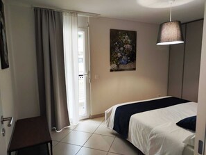 1 chambre, fer et planche à repasser, Wi-Fi, draps fournis