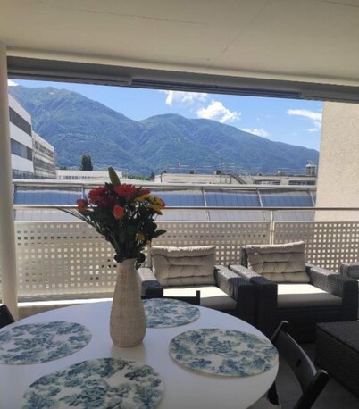 Casa Renoir is a comfortable accommodation close to the lake and all amenities
