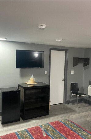 Room | Free WiFi - Travelers Rest Motel (Birmingham)