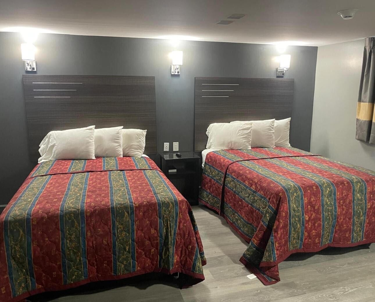 ルーム | WiFi (無料)