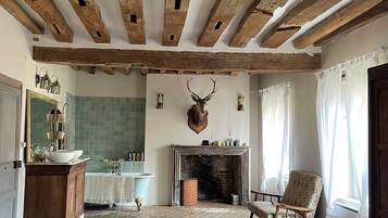 5 camere, ferro/asse da stiro, Wi-Fi, lenzuola