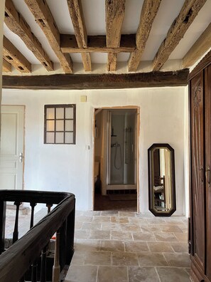 Interior - Large village house 1H30 from Paris. Between Burgundy and Champagne. (Villeneuve-l'Archevêque)