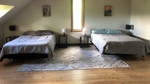 Room - Glacier National Park central location. Many Glacier, St. Mary, and Two Medicine (Babb)