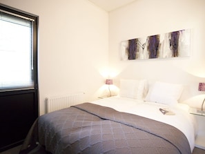 House | 2 bedrooms, individually furnished, bed sheets - Modern Holiday Home Near Golf Course (Velsen-Zuid)