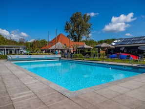 House | Pool | Outdoor pool - Modern Holiday Home Near Golf Course (Velsen-Zuid)
