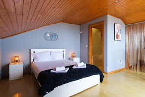 4 Schlafzimmer, Schreibtisch, Bügeleisen/Bügelbrett, Internetzugang