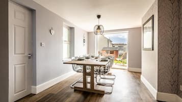 Ferienhaus | Eigene Küche | Kühlschrank, Mikrowelle, Ofen, Herdplatte