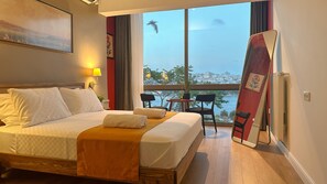 Premium bedding, individually decorated, desk, laptop workspace