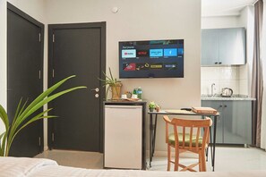 迷你冰箱、茶具/咖啡用具、厨具/餐具、冰柜