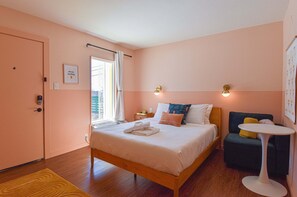 1 dormitorio, escritorio, wifi gratis y ropa de cama