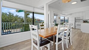 Nhà, nhiều giường (Hazel Mae's Hideaway) | Khu ăn uống