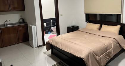 Cozy 1-bedroom apartment in enchanting Amman with AC, WiFi