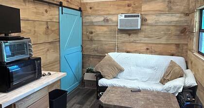 Newly built, fully furnished cabin located on Parker Point near Sandy Creek.