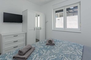 3 habitaciones, tabla de planchar con plancha y wifi gratis 
