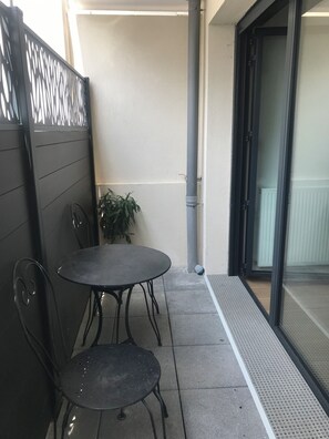 Outdoor dining - Large 2-Room Ideal JO & Disney (Fontenay-Sous-Bois)