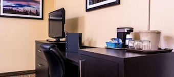 Sinbads Hotel and Suites