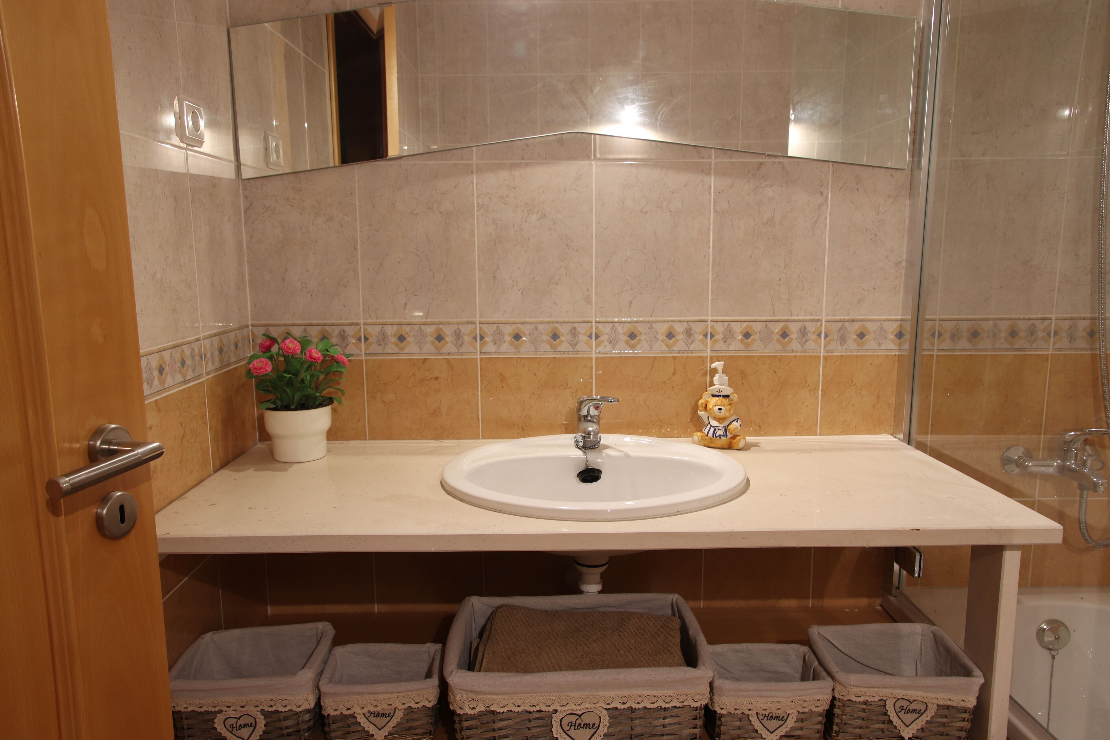 Hair dryer, bidet, towels