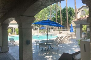 A heated pool - Cozy and quiet condo in the friendly neighborhood of Scottsdale (Scottsdale)