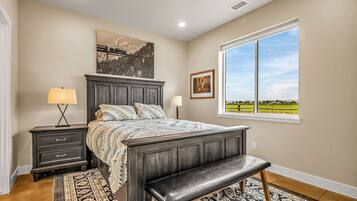 3 habitaciones, escritorio, wifi y ropa de cama