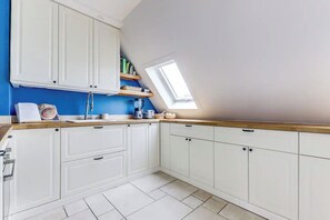 Kühlschrank, Mikrowelle, Ofen, Geschirrspüler