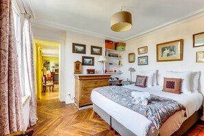 2 slaapkamers, een bureau, wifi