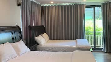Phòng 4 Exclusive, nhiều giường | Màn/rèm cản sáng, phòng cách âm, bàn ủi/dụng cụ ủi quần áo