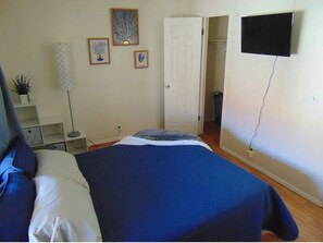 1 habitación, tabla de planchar con plancha, wifi y ropa de cama