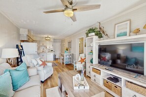 TV - Oceanview condo with pool, hot tub, private balcony & beach access (Myrtle Beach)