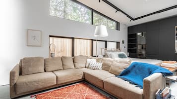 Smart TV, video games, books, stereo