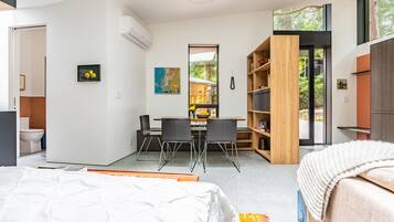 1 bedroom, desk, iron/ironing board, free WiFi