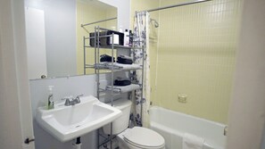 Standard Double Room, Patio, Mountain View | Bathroom | Combined shower/tub, towels, soap, shampoo - Pinnacle Lodge  (Bondville)