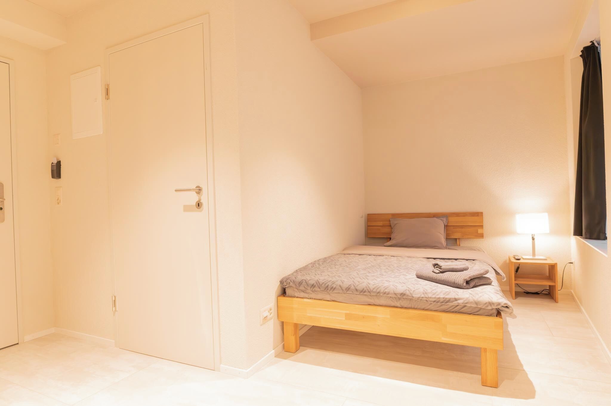 Chambre Simple Standard | Coffres-forts dans les chambres, bureau