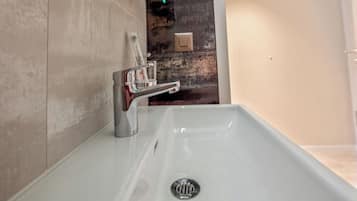 Standard Single Room | Bathroom