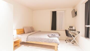 Caja de seguridad en la habitación y escritorio