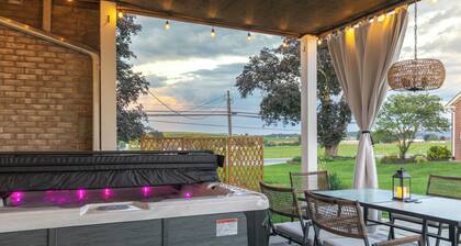 Spacious 5bdrm house with AC and WiFi /Family Friendly/Fire Pit /HOT TUB