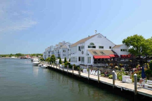 A Luxurious Retreat in Mystic Ct
